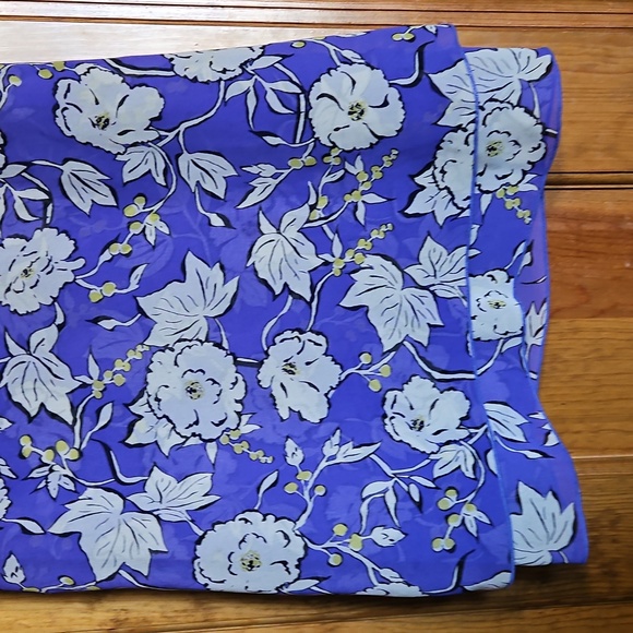 CAbi Vivid Violet Floral Cami Top With Adjustsble Straps - Picture 3 of 9